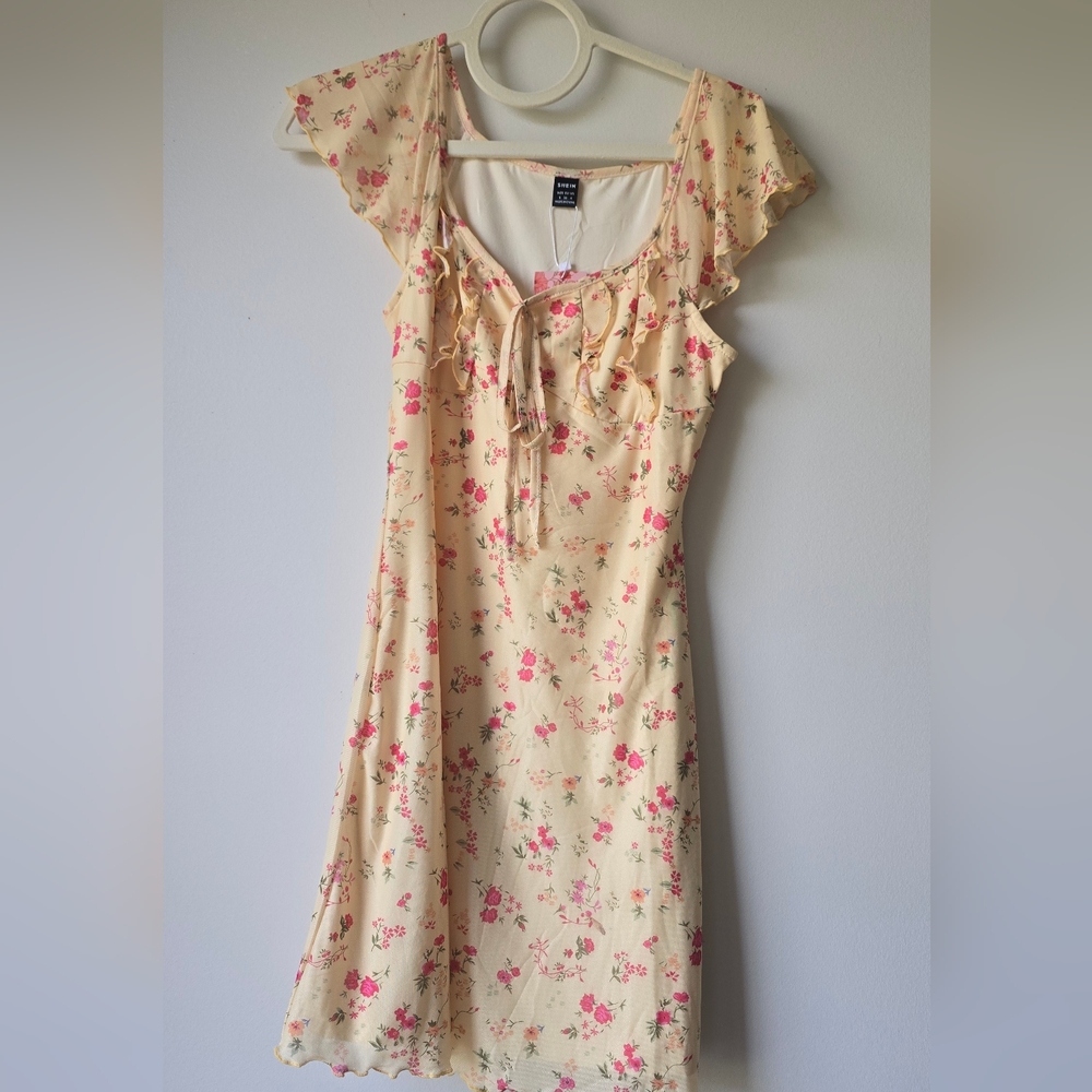 NWT Ditsy Floral Dress with Pink Accents Size S
